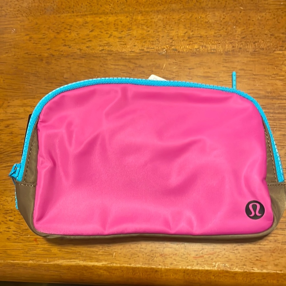 Lululemon Everywhere Belt Bag.